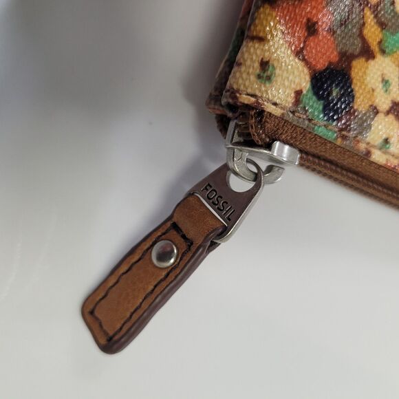 Fossil  Key-per 2pc Poppy Floral Lg Makeup/clutch Logo Sm Clutch Coin NWOT - Picture 4 of 11
